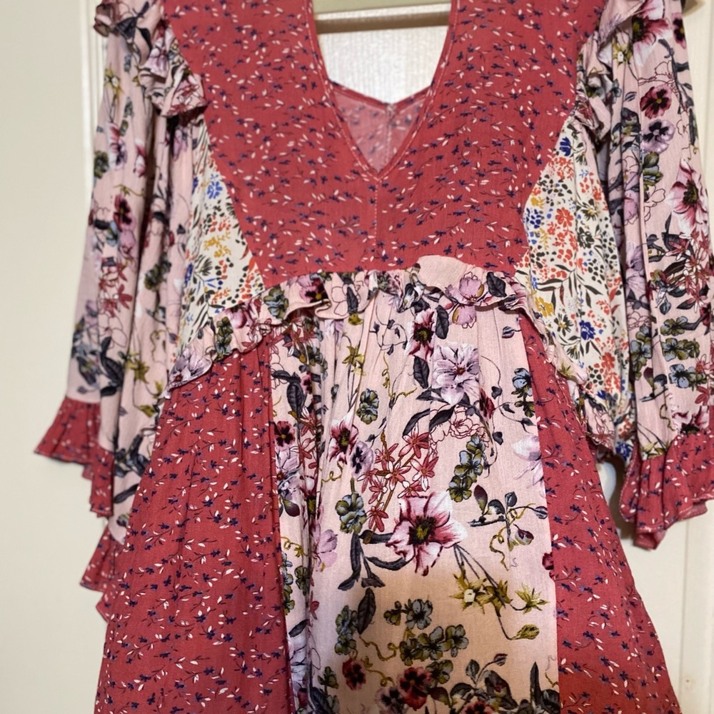 GiGiO floral, light weight top